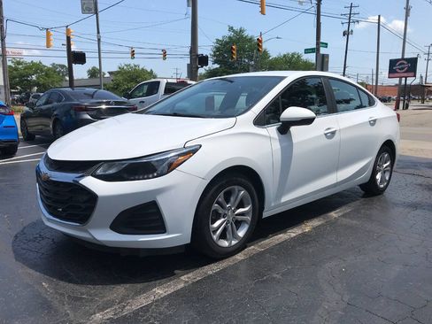Used 2019 Chevrolet Cruze LT w/ LT True North Edition FWD image 4