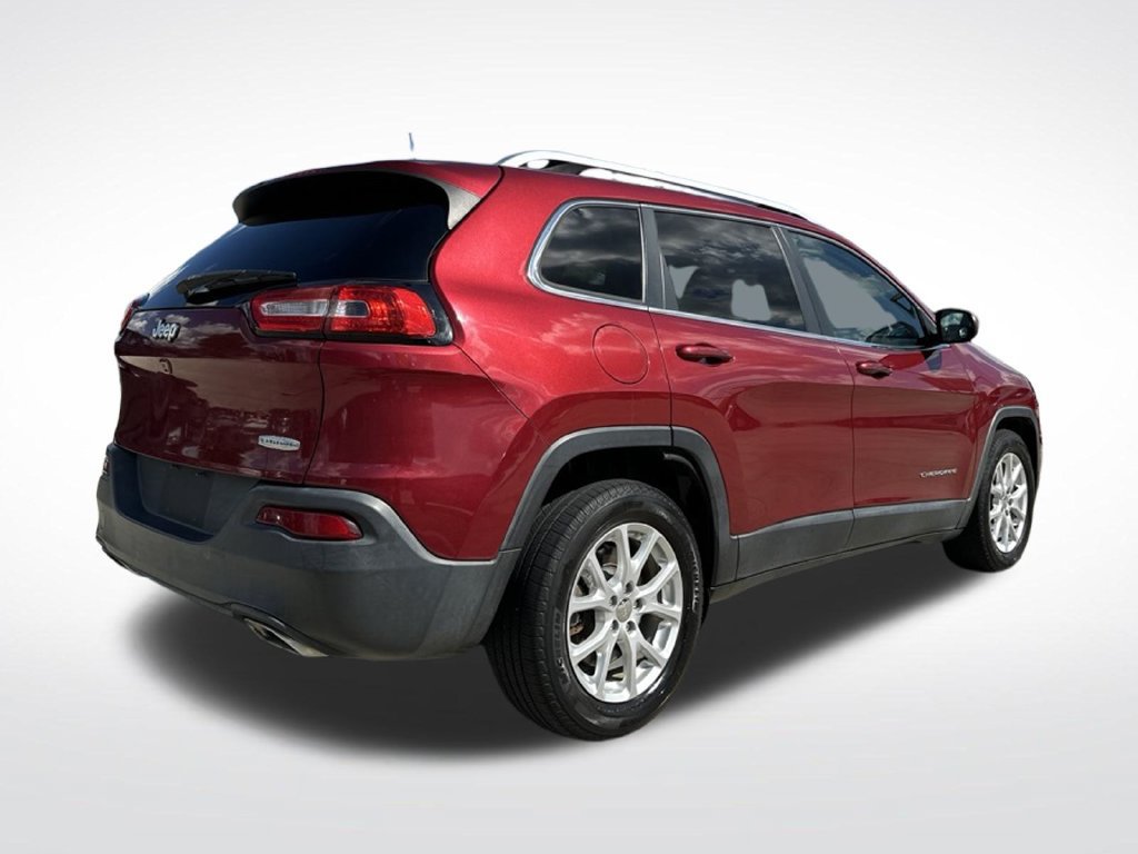 Used 2017 Jeep Cherokee Latitude FWD image 5