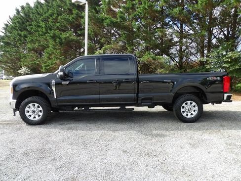Used 2024 Ford F250 XLT AWD/4WD image 2