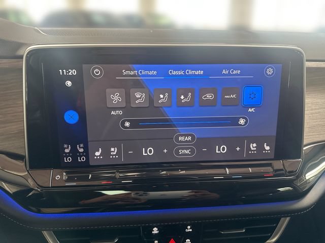 Certified 2025 Volkswagen Atlas SEL AWD/4WD image 18