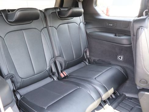 Used 2024 Jeep Grand Cherokee L Overland w/ Advanced Protech Group III AWD/4WD image 12
