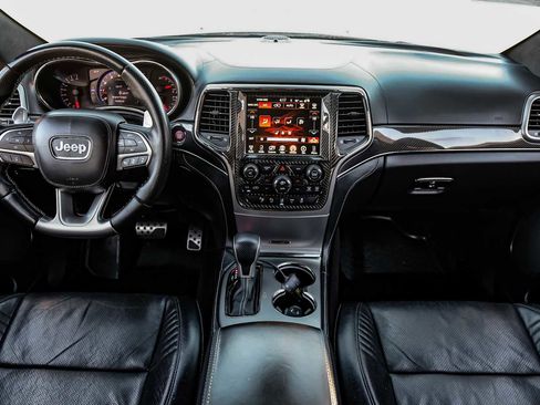 Used 2017 Jeep Grand Cherokee SRT image 15