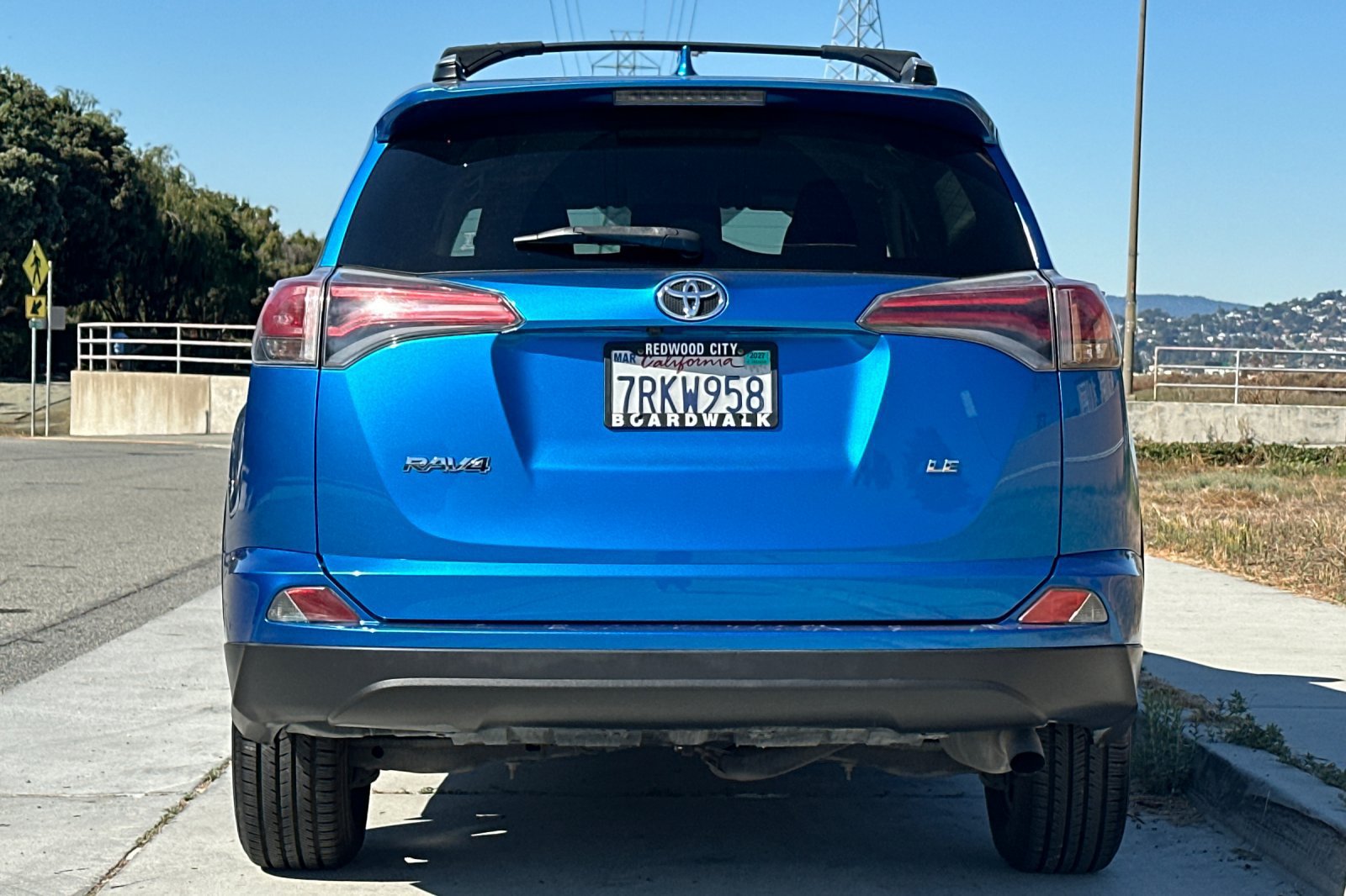 Used 2016 Toyota RAV4 LE FWD image 5