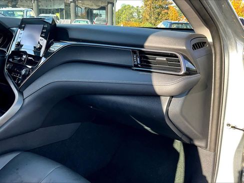 Used 2023 Toyota Camry SE image 18