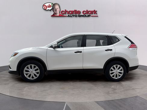 Used 2016 Nissan Rogue S FWD image 2