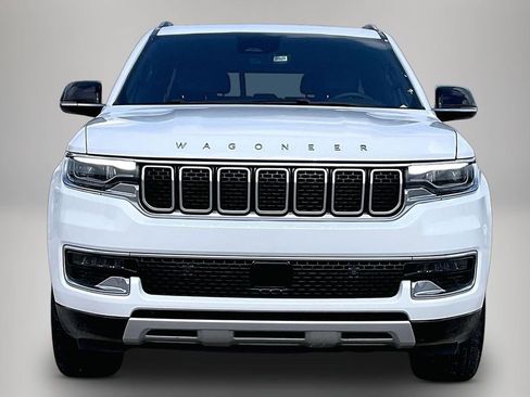 Certified 2024 Jeep Wagoneer Series II w/ Flexible Seating Group RWD image 3