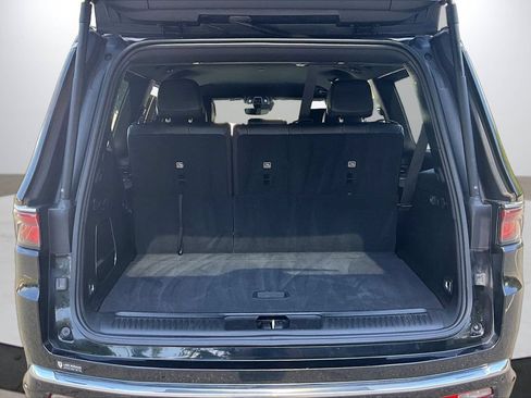 Certified 2024 Jeep Wagoneer Series II AWD/4WD image 25