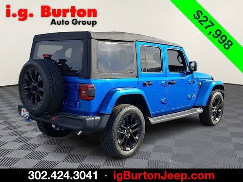 Used 2023 Jeep Wrangler Unlimited Sahara w/ Cold Weather Group AWD/4WD image 6