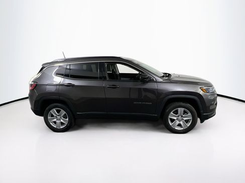 Used 2022 Jeep Compass Latitude w/ Convenience Group AWD/4WD image 4