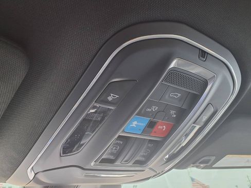 Used 2025 Jeep Grand Cherokee Altitude RWD image 21