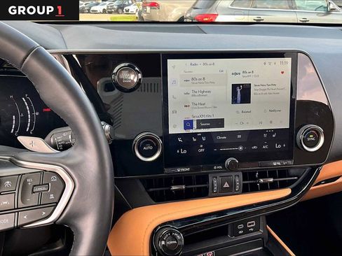 Used 2025 Lexus NX 250 FWD w/ Premium Package image 5