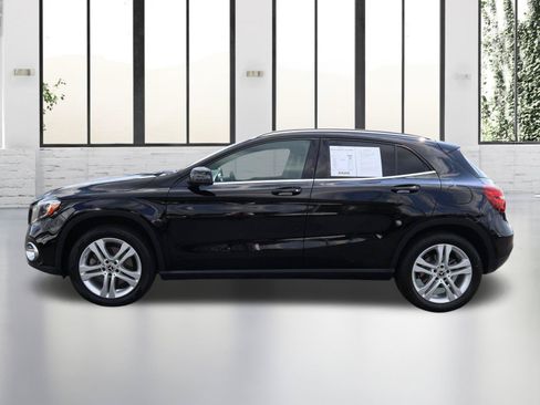 Used 2020 Mercedes-Benz GLA 250 4MATIC image 2