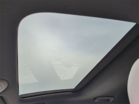 Used 2025 Genesis G70 2.5T w/ Sport Prestige Package image 18