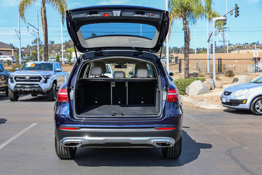 Used 2018 Mercedes-Benz GLC 300 4MATIC image 25