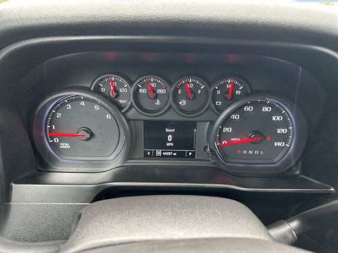 Certified 2019 Chevrolet Silverado 1500 Custom w/ Custom Value Package AWD/4WD image 12