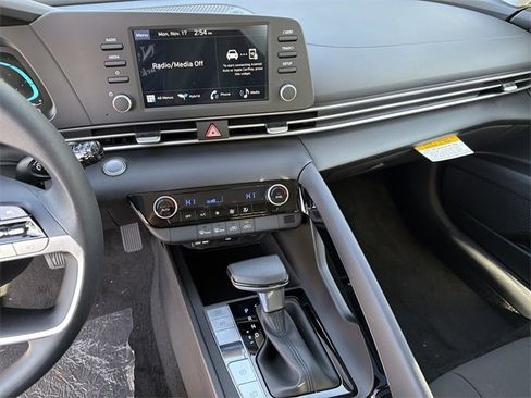 New 2026 Hyundai Elantra Blue image 27