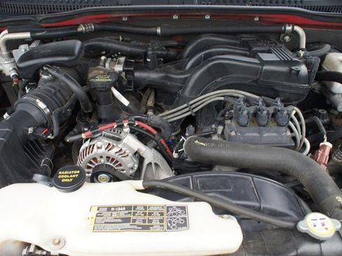Used 2010 Ford Explorer Sport Trac XLT AWD/4WD image 22