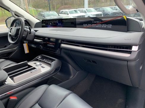 New 2026 Lincoln Navigator L Premier AWD/4WD image 19
