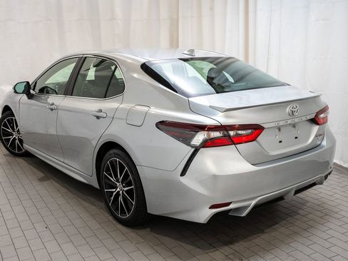 Used 2024 Toyota Camry SE image 3