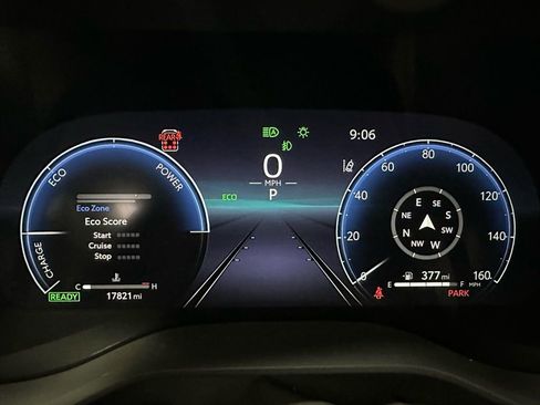 Used 2025 Toyota Sienna XSE image 23