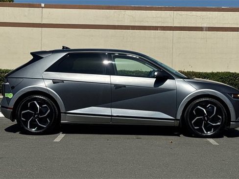 Used 2023 Hyundai Ioniq 5 Limited image 3