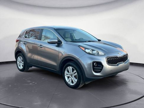 Used 2017 Kia Sportage LX image 8