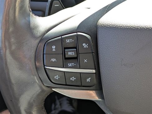 Used 2020 Ford Explorer Platinum w/ Premium Technology Package image 28