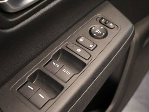 Used 2025 Honda CR-V EX image 16