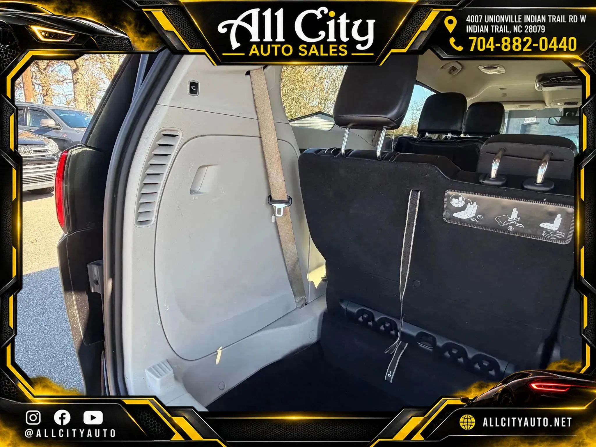 Used 2020 Chrysler Voyager Lxi FWD image 30