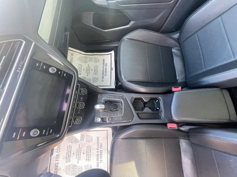 Used 2018 Volkswagen Tiguan SEL FWD image 18