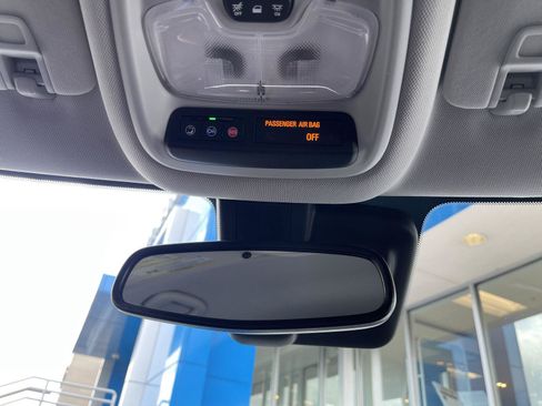 Used 2022 Chevrolet TrailBlazer LT w/ Convenience Package FWD image 22
