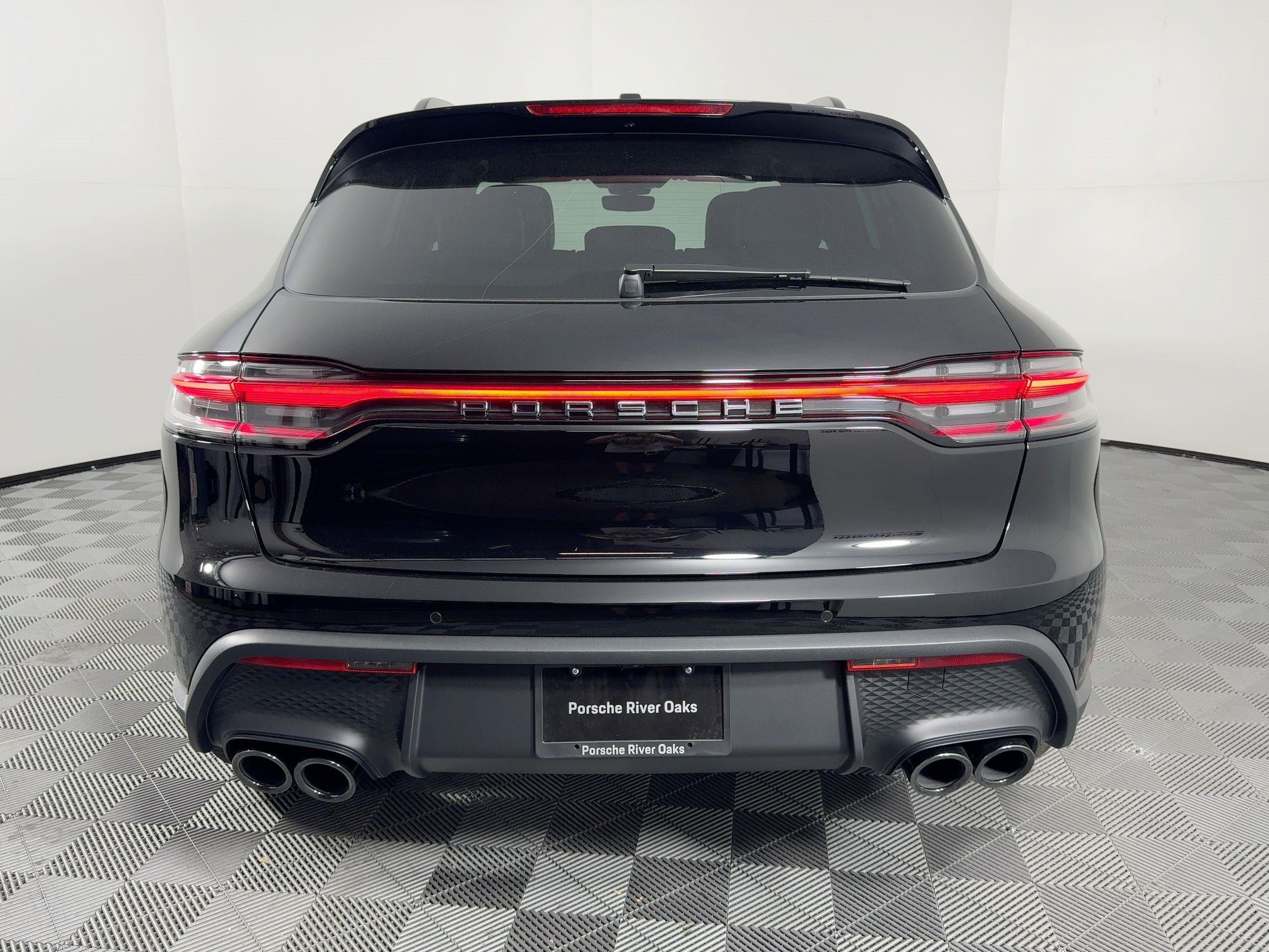 Certified 2026 Porsche Macan AWD/4WD image 10