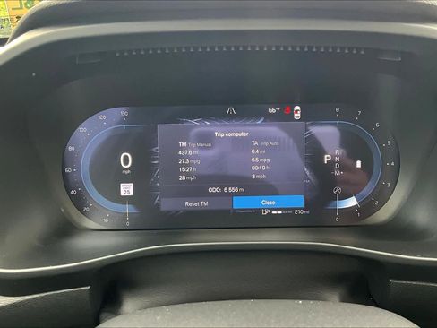 Used 2025 Volvo XC40 B5 Core w/ Protection Package Premier image 22