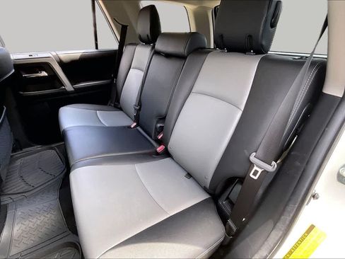 Used 2022 Toyota 4Runner SR5 Premium w/ Moonroof Package AWD/4WD image 21