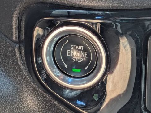Used 2024 Chevrolet Silverado 2500 LT AWD/4WD image 32