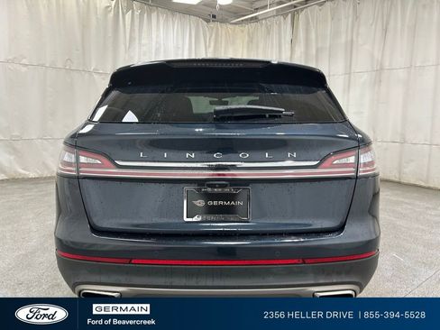 Used 2022 Lincoln Nautilus Reserve w/ Equipment Group 201A image 7