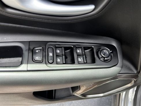 Used 2020 Jeep Renegade Limited AWD/4WD image 25
