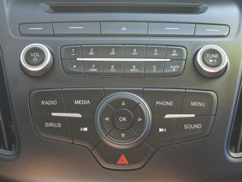 Used 2015 Ford Focus SE image 7