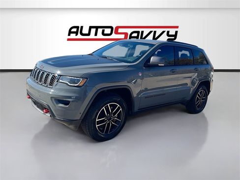 Used 2019 Jeep Grand Cherokee Trailhawk w/ Trailhawk Luxury Group image 3