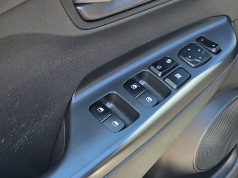 Used 2018 Hyundai Kona SEL FWD image 18