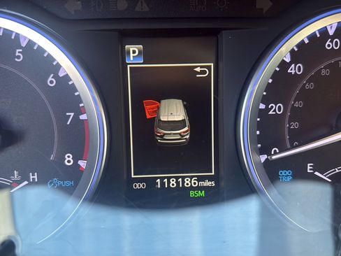 Used 2019 Toyota Highlander Limited Platinum image 7