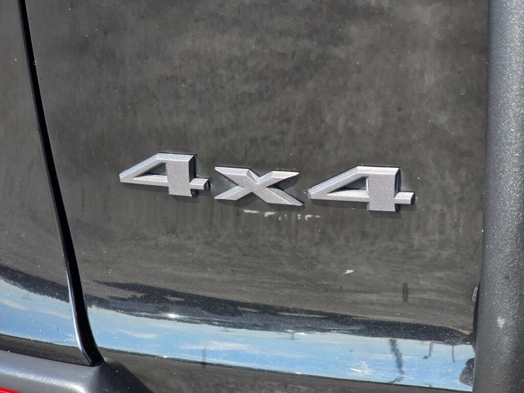 Used 2019 Jeep Cherokee Trailhawk AWD/4WD image 14