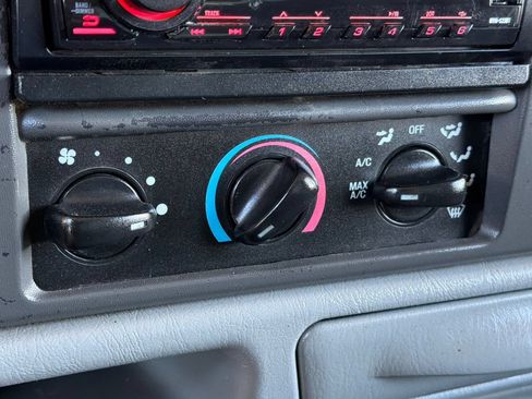 Used 2002 Ford F250 XLT AWD/4WD image 19