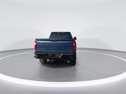Used 2024 Chevrolet Silverado 2500 Custom w/ Custom Value Package image 10