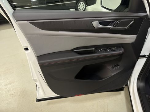 New 2026 Volkswagen Atlas Peak Edition AWD/4WD image 18