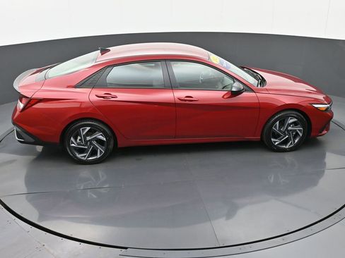 Certified 2025 Hyundai Elantra Sport image 36
