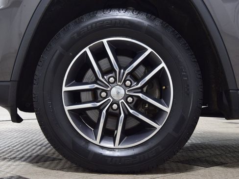 Used 2017 Jeep Grand Cherokee Limited image 29