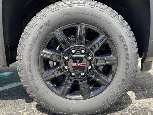 New 2026 GMC Sierra 2500 AT4 w/ AT4 Premium Plus Package AWD/4WD image 20