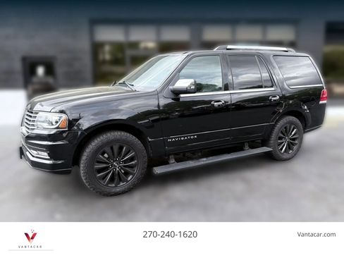 Used 2016 Lincoln Navigator Select image 1