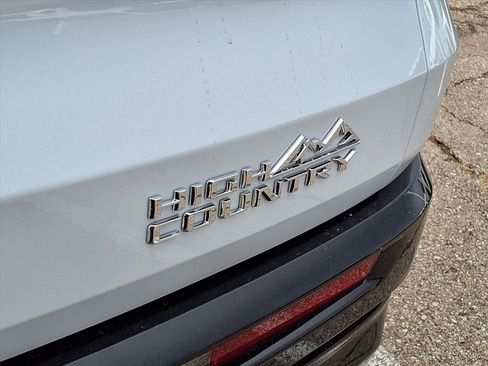 New 2026 Chevrolet Traverse High Country w/ LPO, Floor Liner Package image 8